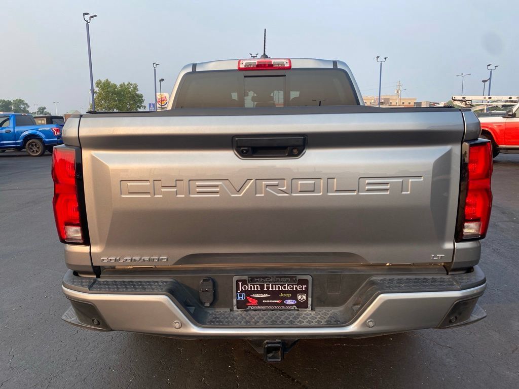 Used 2024 Chevrolet Colorado LT w/ LT Convenience Package III AWD/4WD image 4