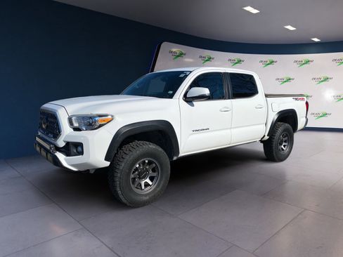 Used 2019 Toyota Tacoma TRD Off-Road image 3
