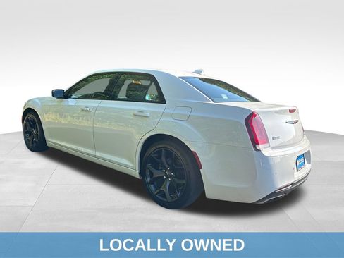 Used 2022 Chrysler 300 S RWD image 4
