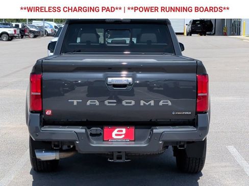 Used 2025 Toyota Tacoma Limited AWD/4WD image 7