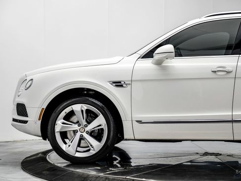 Used 2019 Bentley Bentayga image 8