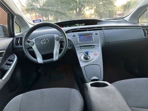 Used 2014 Toyota Prius Three FWD image 17