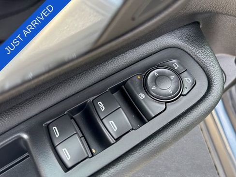 Used 2024 GMC Terrain SLE w/ Driver Convenience Package FWD image 13