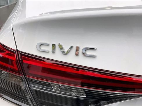 Used 2023 Honda Civic Touring image 32