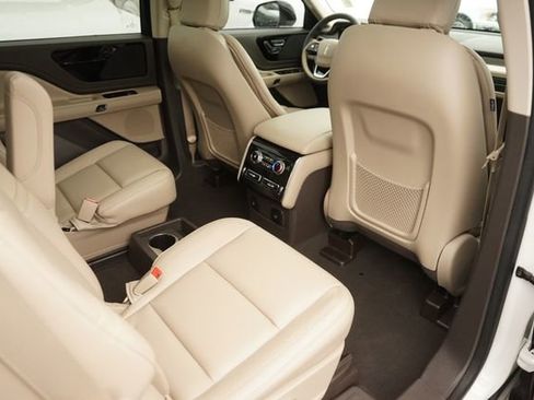 Used 2024 Lincoln Aviator 2WD w/ Premium Package image 14