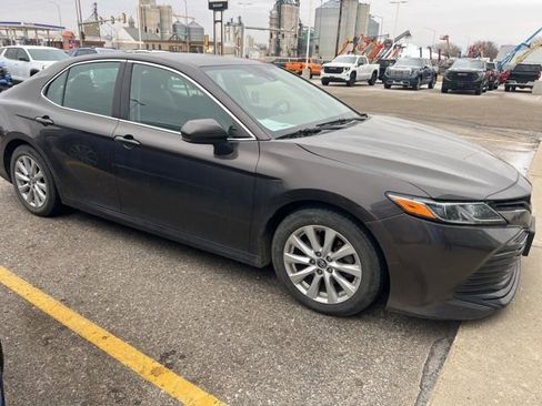 Used 2019 Toyota Camry LE image 14