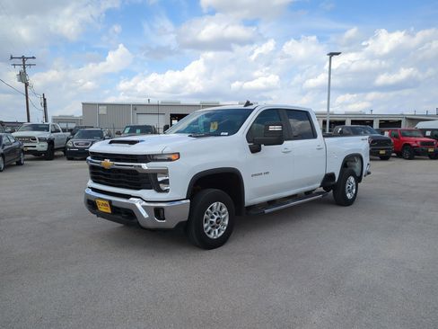 Used 2025 Chevrolet Silverado 2500 LT w/ Convenience Package image 7
