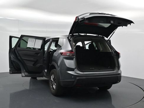 Used 2025 Nissan Rogue S AWD/4WD image 43