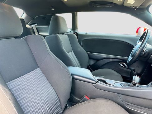 Used 2022 Dodge Challenger R/T image 25