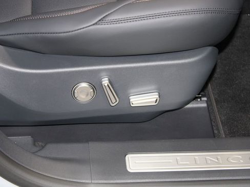 New 2026 Lincoln Nautilus Premier image 27