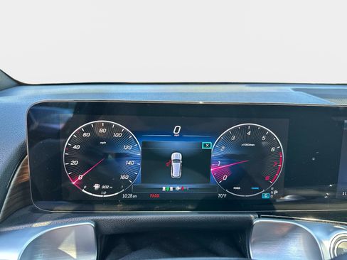 Used 2025 Mercedes-Benz GLB 250 image 24