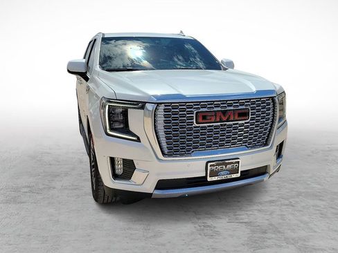 Used 2021 GMC Yukon Denali w/ LPO, Illumination Package RWD image 2
