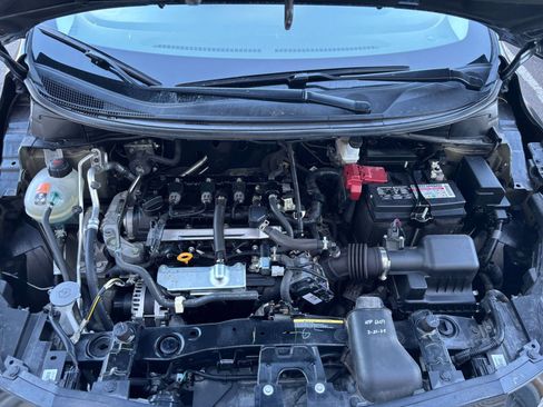 Used 2025 Nissan Versa SV image 30