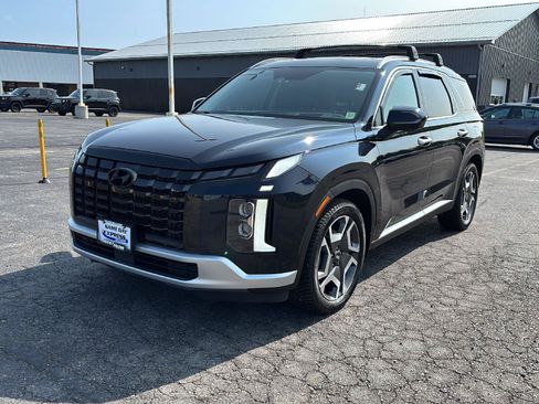 Used 2023 Hyundai Palisade Limited AWD/4WD image 3
