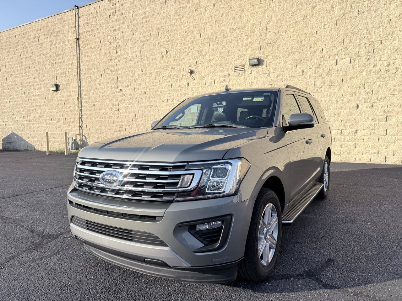 Used 2019 Ford Expedition XLT w/ Equipment Group 202A RWD image 1