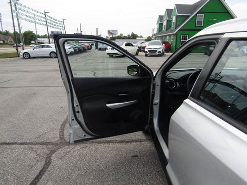 Used 2020 Nissan Kicks SV FWD image 10