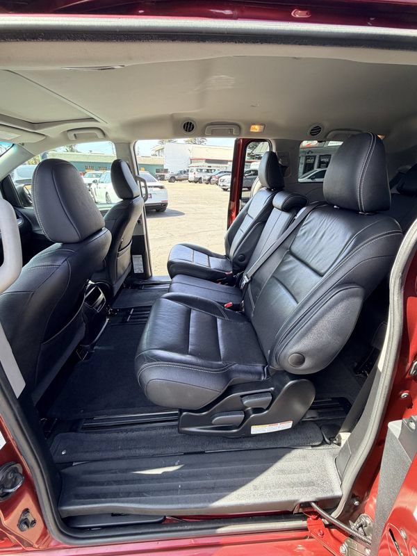 Used 2017 Toyota Sienna SE w/ SE Preferred Package FWD image 18