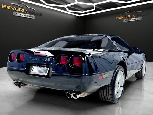 Used 1994 Chevrolet Corvette Coupe RWD image 5
