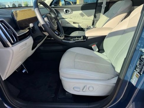 Used 2025 Kia Sorento SX FWD image 48