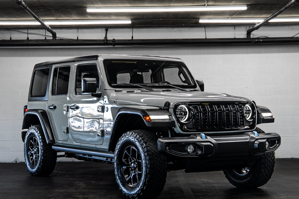 Used 2024 Jeep Wrangler Unlimited AWD/4WD image 7