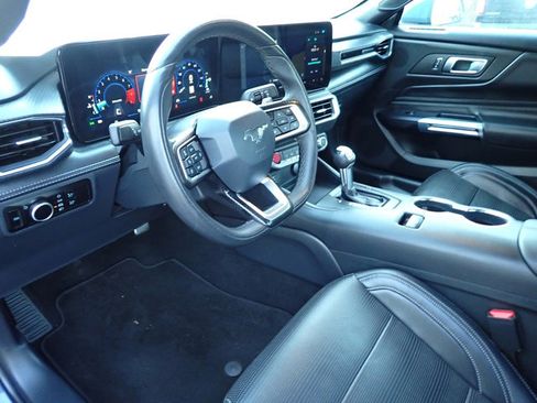Used 2025 Ford Mustang GT Premium image 21