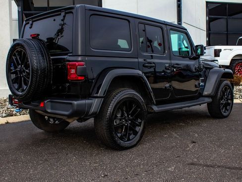 Used 2023 Jeep Wrangler Unlimited Sahara image 6