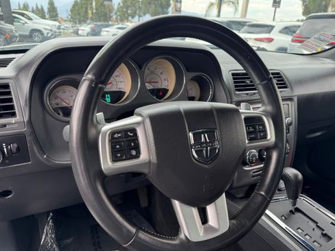 Used 2012 Dodge Challenger R/T RWD image 18