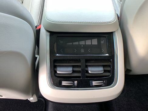 Used 2022 Volvo XC90 T6 Inscription w/ Advanced Package image 24