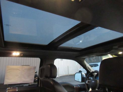 Used 2019 Ford F150 Lariat w/ Equipment Group 502A Luxury image 20