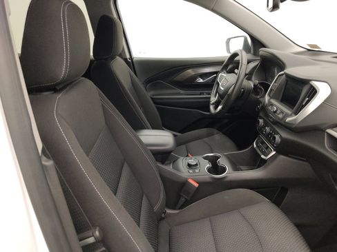 Used 2024 GMC Terrain SLE w/ Driver Convenience Package image 21