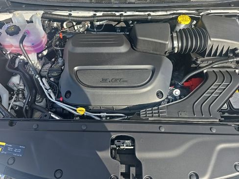 New 2026 Chrysler Pacifica Select FWD image 11