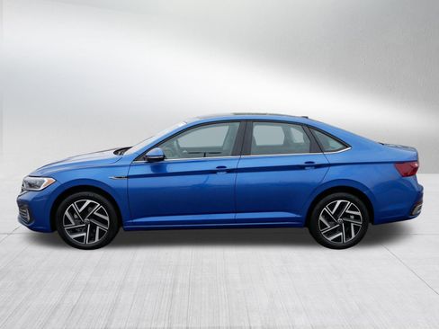 Used 2023 Volkswagen Jetta SEL image 4
