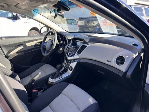 Used 2016 Chevrolet Cruze LS image 33