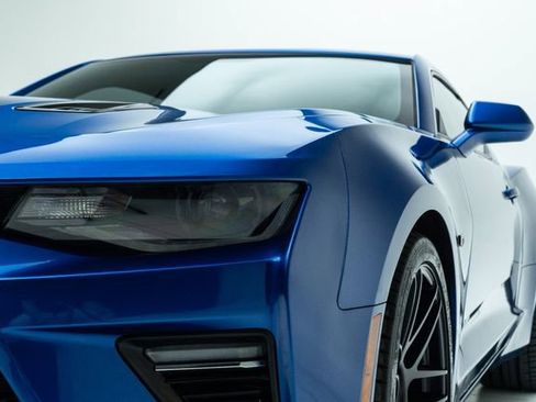 Used 2017 Chevrolet Camaro SS image 11