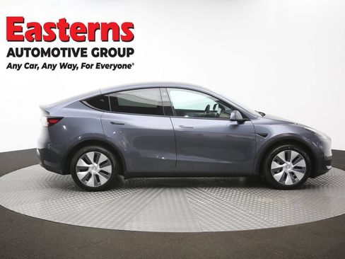 Used 2023 Tesla Model Y Long Range AWD/4WD image 39