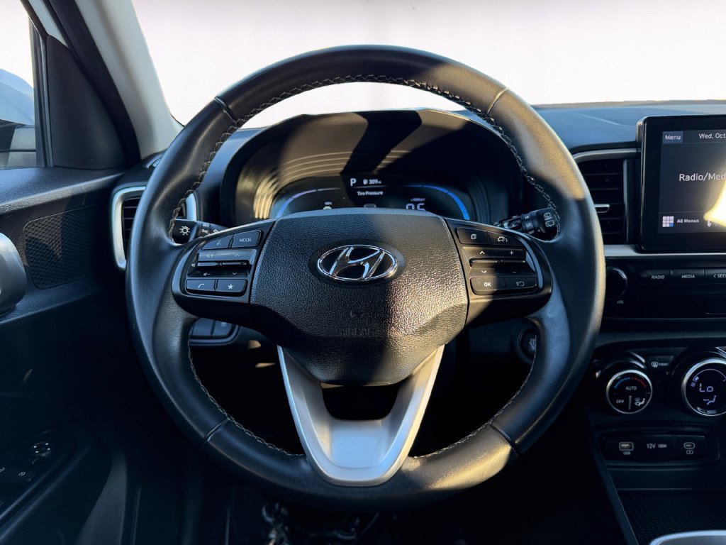 Used 2025 Hyundai Venue SEL FWD image 12