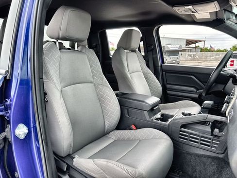 Used 2025 Toyota Tacoma SR5 AWD/4WD image 23