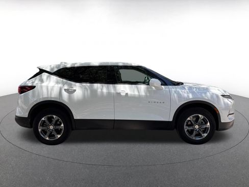 Used 2026 Chevrolet Blazer LT FWD image 8