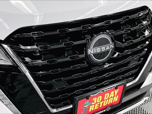 New 2025 Nissan Kicks Play S FWD image 31