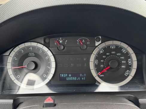 Used 2009 Ford Escape Limited AWD/4WD image 17