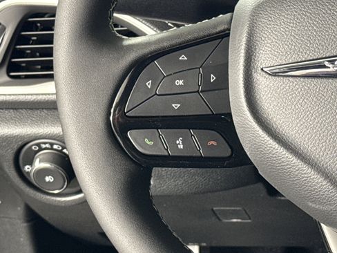 New 2026 Chrysler Pacifica Select image 17