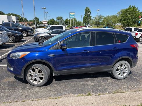 Used 2016 Ford Escape Titanium w/ Equipment Group 301A AWD/4WD image 2