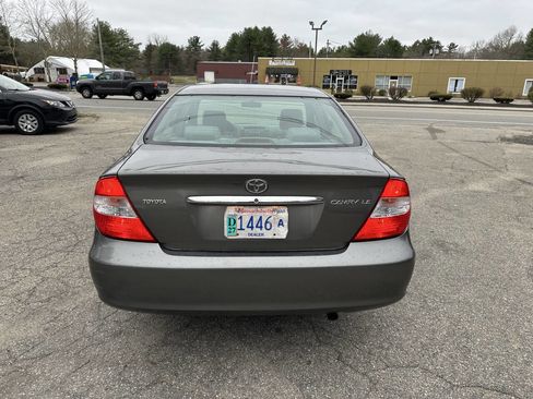 Used 2004 Toyota Camry LE FWD image 10