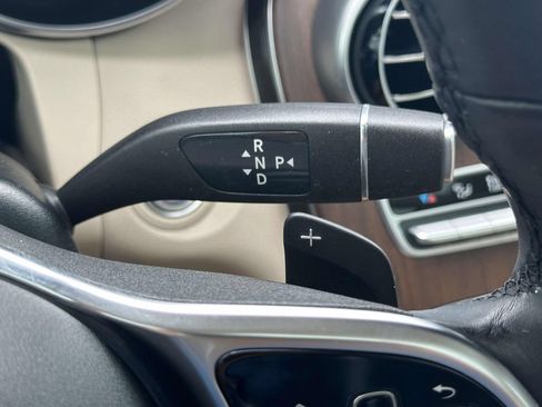 Used 2021 Mercedes-Benz GLC 300 4MATIC image 26