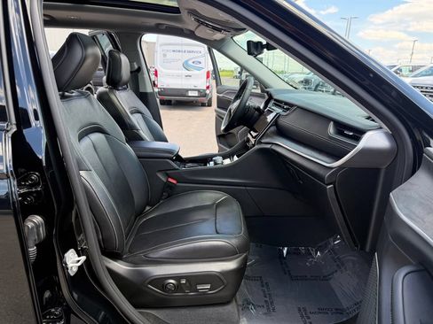 Used 2023 Jeep Grand Cherokee L Limited w/ Luxury Tech Group II AWD/4WD image 20