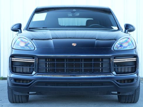 Used 2021 Porsche Cayenne Turbo S image 7