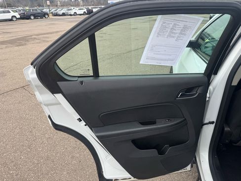 Used 2016 Chevrolet Equinox LS image 14