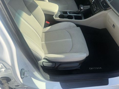 Used 2017 Kia Optima LX FWD image 19