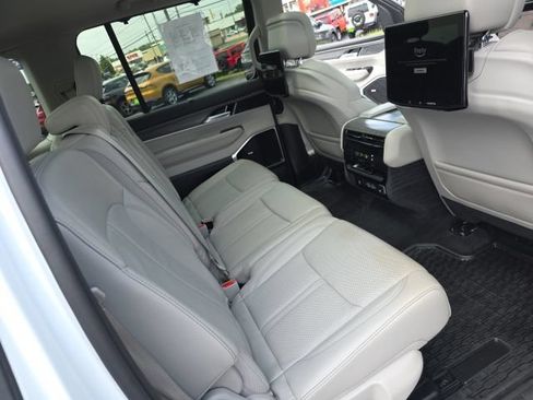Used 2024 Jeep Wagoneer Series III w/ Premium Group I AWD/4WD image 52