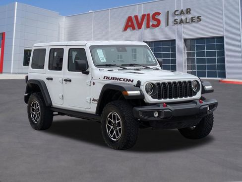 Used 2025 Jeep Wrangler Unlimited Rubicon w/ Convenience Group AWD/4WD image 3